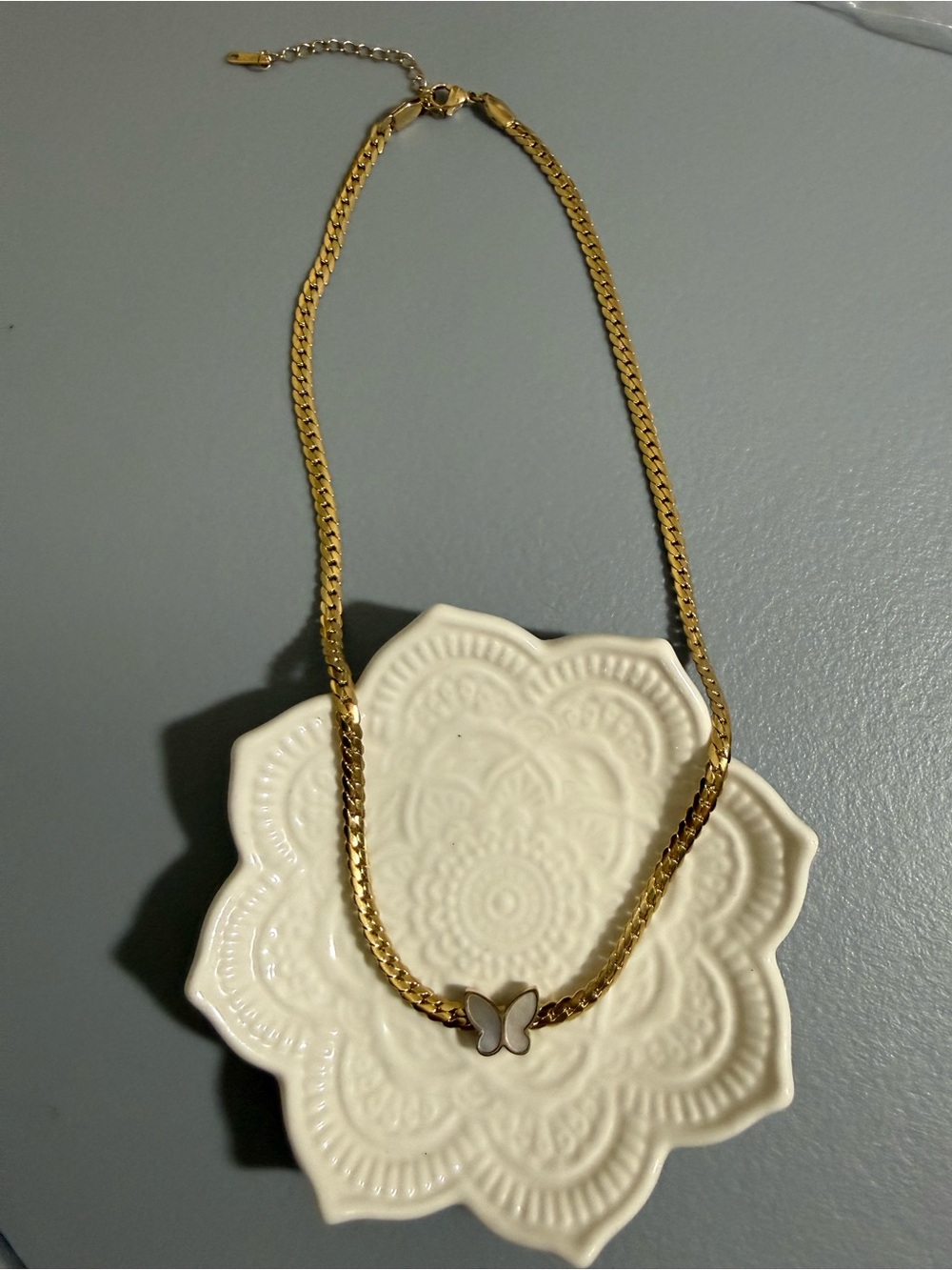Dainty Mother of Pearl Butterfly Pendant Gold Plated Cuban Chain Necklace Boho - Picture 8 of 9